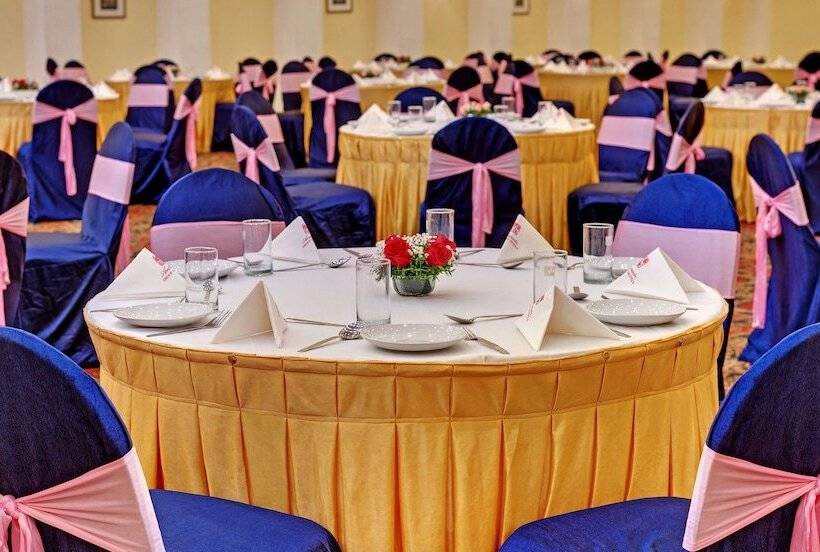 Отель Ambassador Pallava