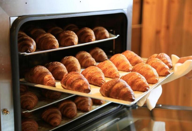 Art Hotel Ishigakijima