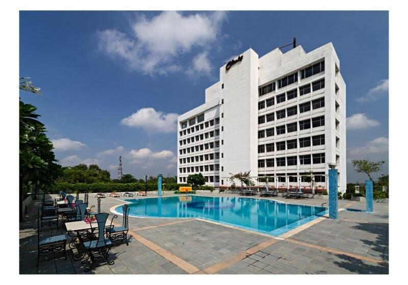 ホテル Clarks Avadh