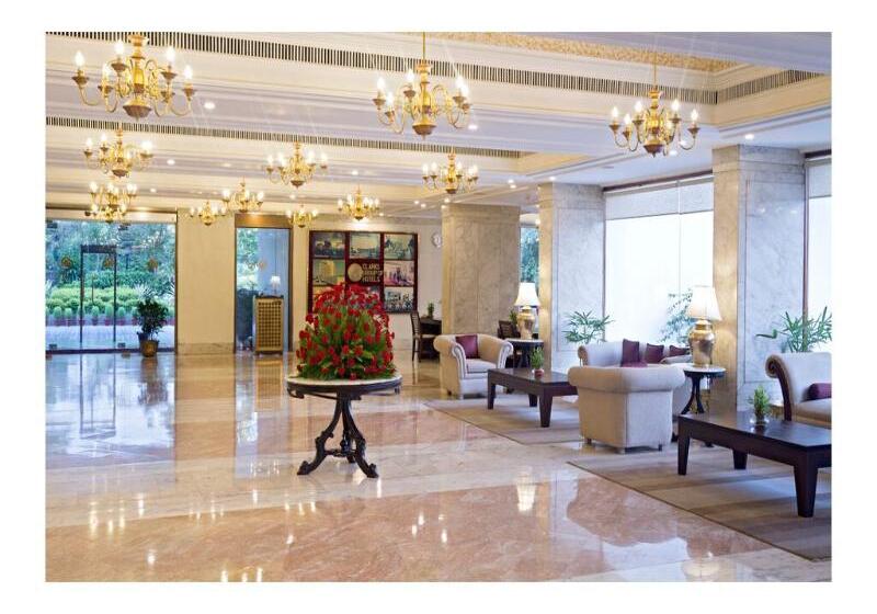 ホテル Clarks Avadh