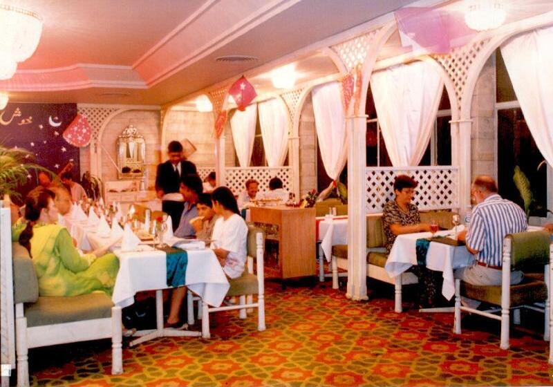 ホテル Clarks Avadh