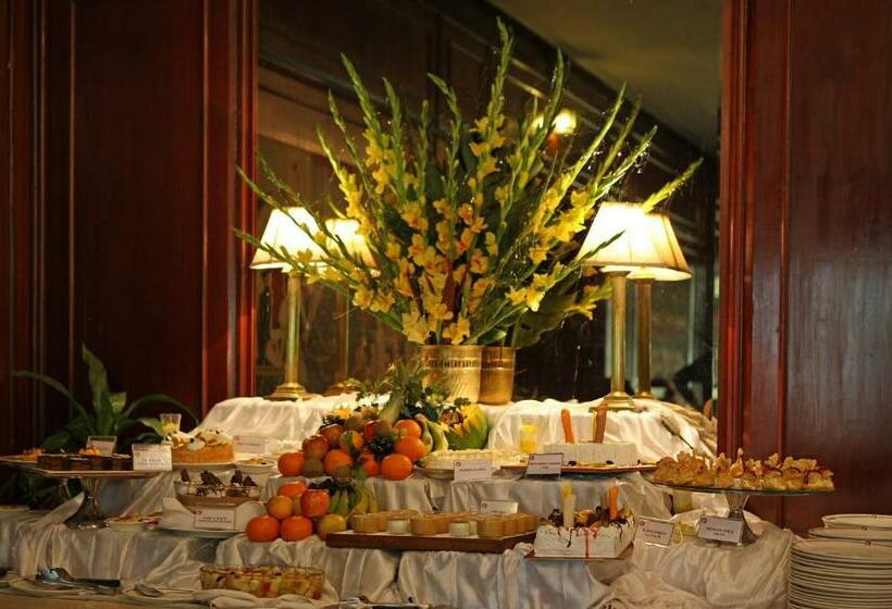 酒店 Clarks Varanasi Limited