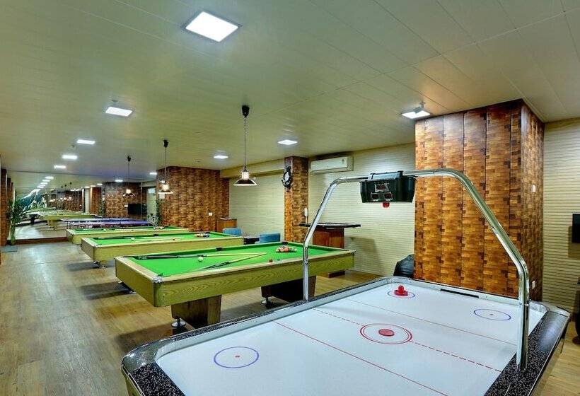 هتل Clarks Shiraz