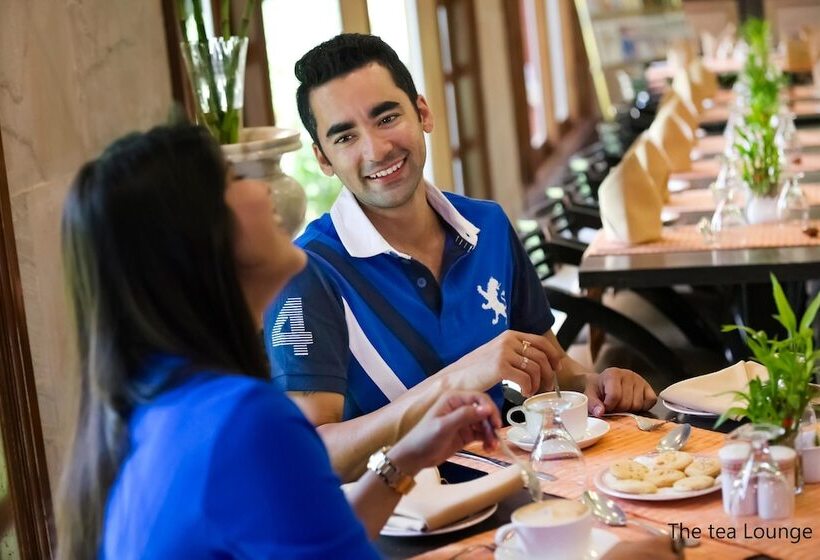 هتل Clarks Shiraz