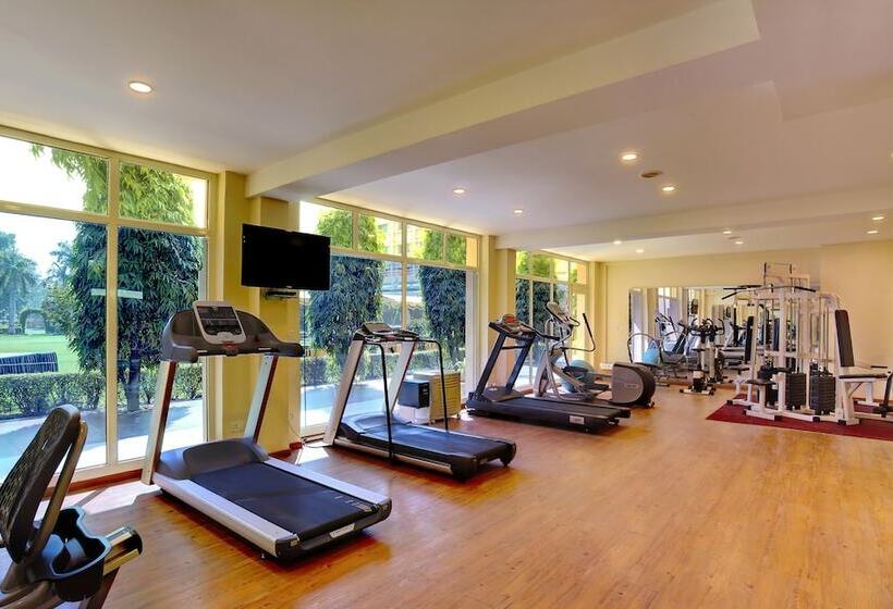 هتل Clarks Shiraz