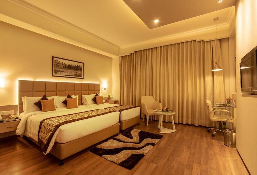 هتل Clarks Shiraz