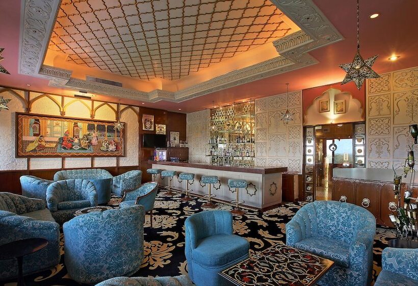 هتل Clarks Shiraz