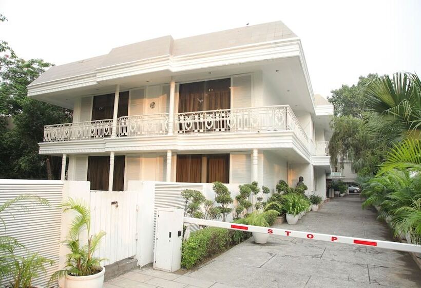 Отель Diplomat, Chanakyapuri New Delhi A Boutique