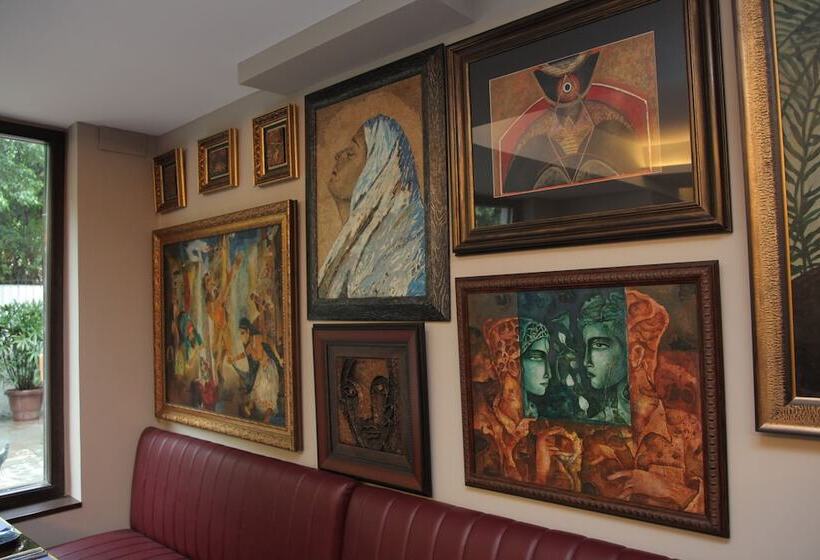 Отель Diplomat, Chanakyapuri New Delhi A Boutique