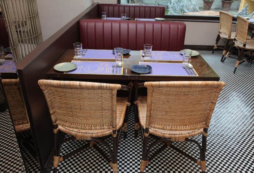 Отель Diplomat, Chanakyapuri New Delhi A Boutique