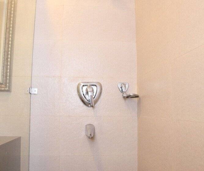 Отель Diplomat, Chanakyapuri New Delhi A Boutique