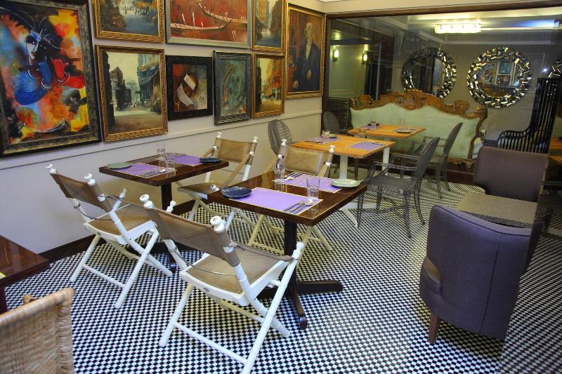 Отель Diplomat, Chanakyapuri New Delhi A Boutique