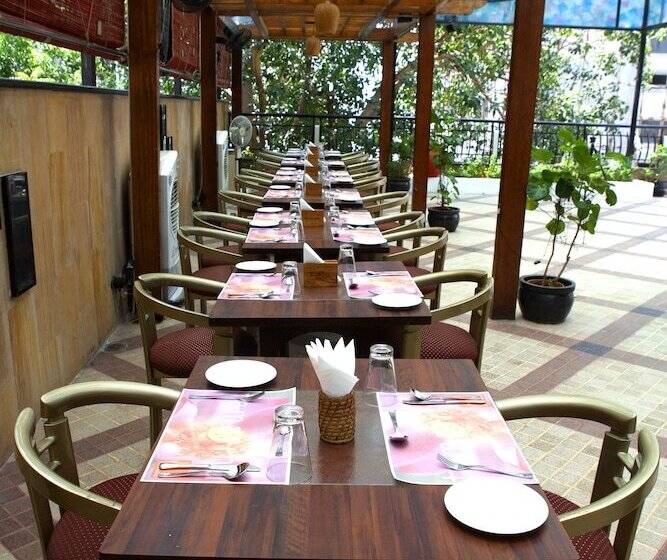 Fariyas Hotel Mumbai , Colaba