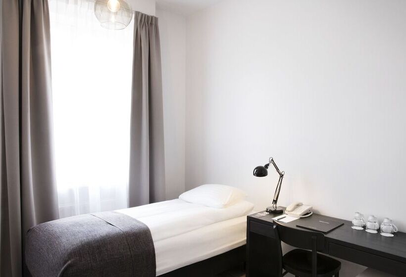 هتل Fosshótel Rauðará