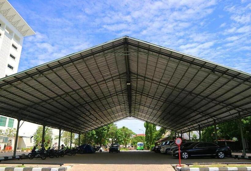 בית מלון כפרי Grand Mahkota