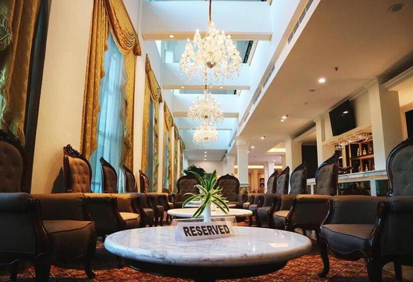 בית מלון כפרי Grand Mahkota