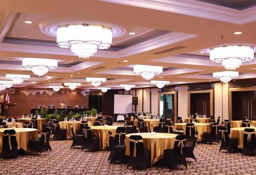 בית מלון כפרי Grand Mahkota