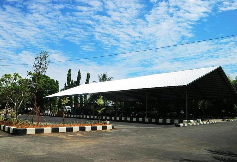 בית מלון כפרי Grand Mahkota