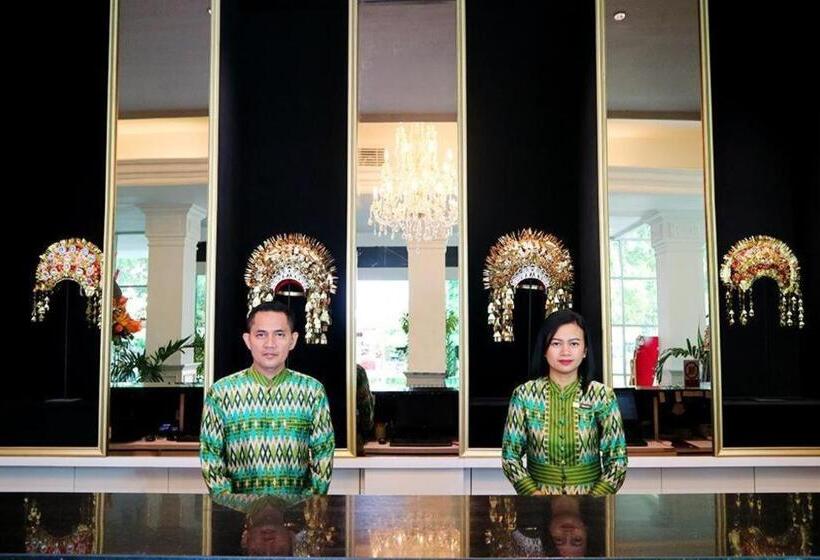 בית מלון כפרי Grand Mahkota