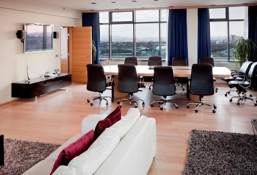 هتل Hótel Reykjavík Grand