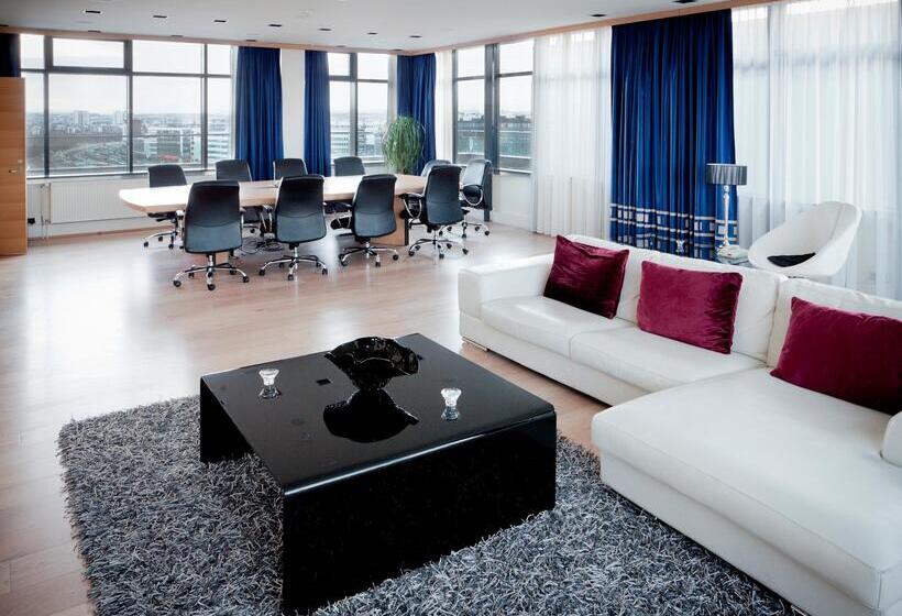 هتل Hótel Reykjavík Grand