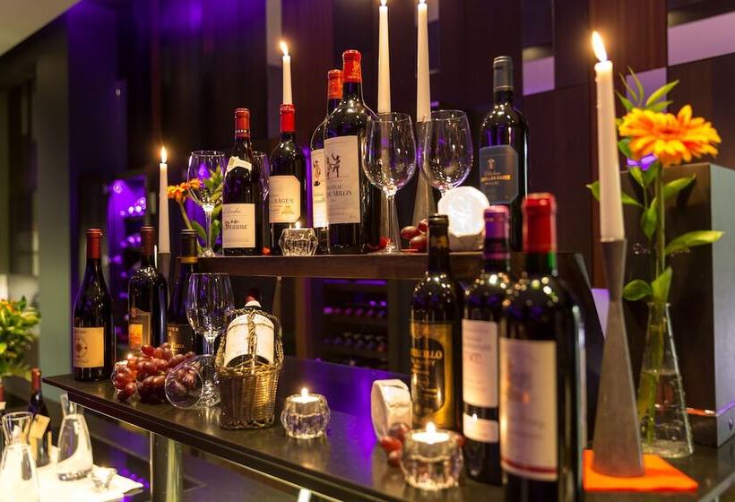 هتل Hótel Reykjavík Grand