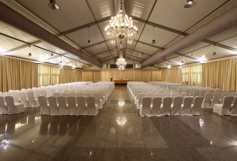 Отель Greenpark Visakhapatnam