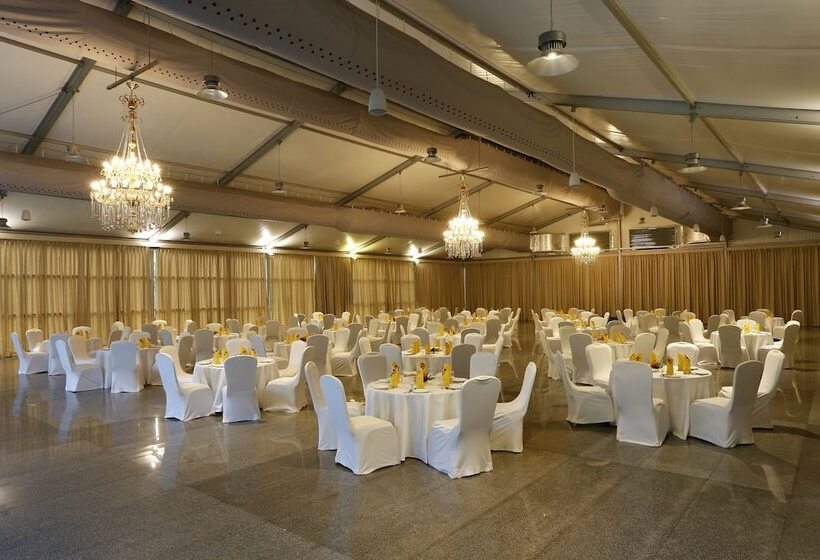 Отель Greenpark Visakhapatnam