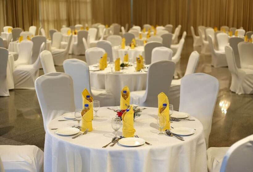 Отель Greenpark Visakhapatnam