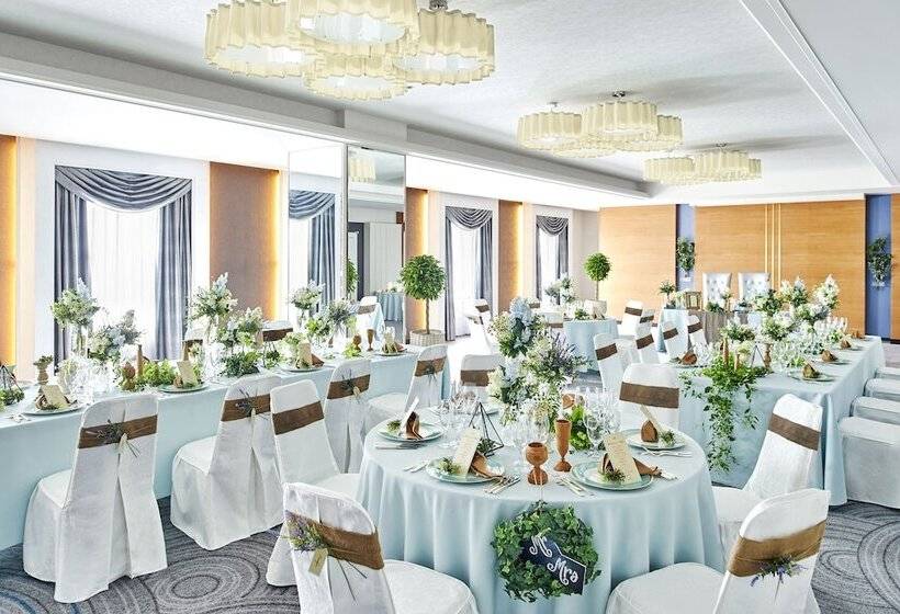 Отель Hanshin Osaka