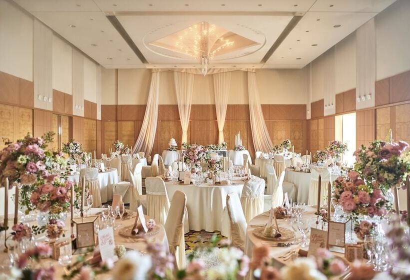 Отель Hanshin Osaka