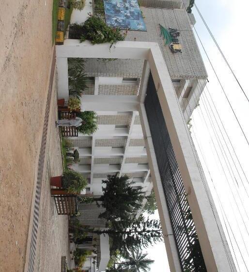 בית מלון כפרי The Ashhok Hassan