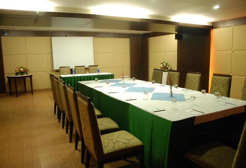 בית מלון כפרי The Ashhok Hassan