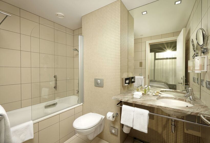 هتل Hilton Reykjavik Nordica