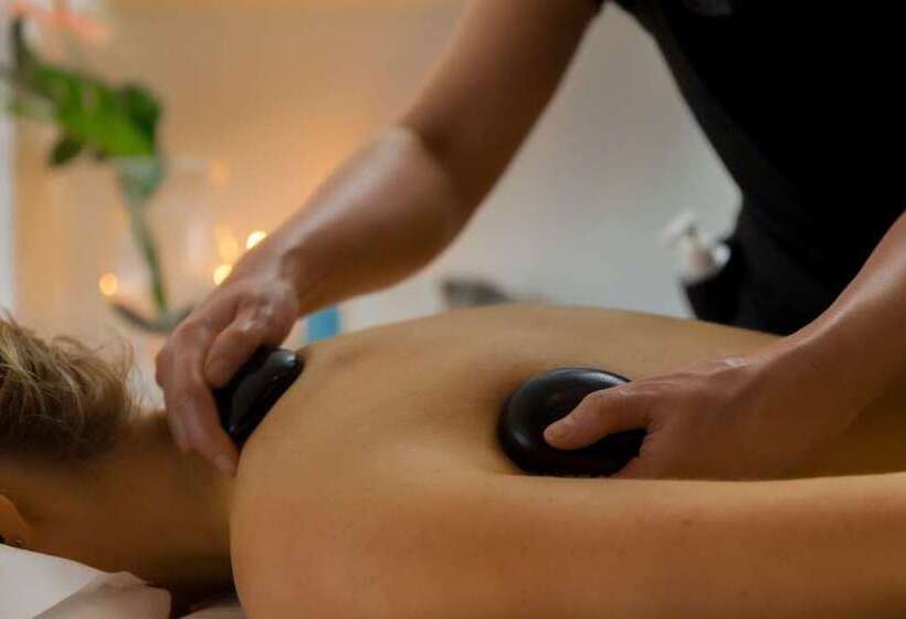 هتل Hilton Reykjavik Nordica