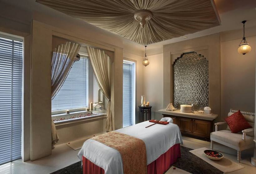 هتل Itc Mughal, A Luxury Collection Resort & Spa, Agra