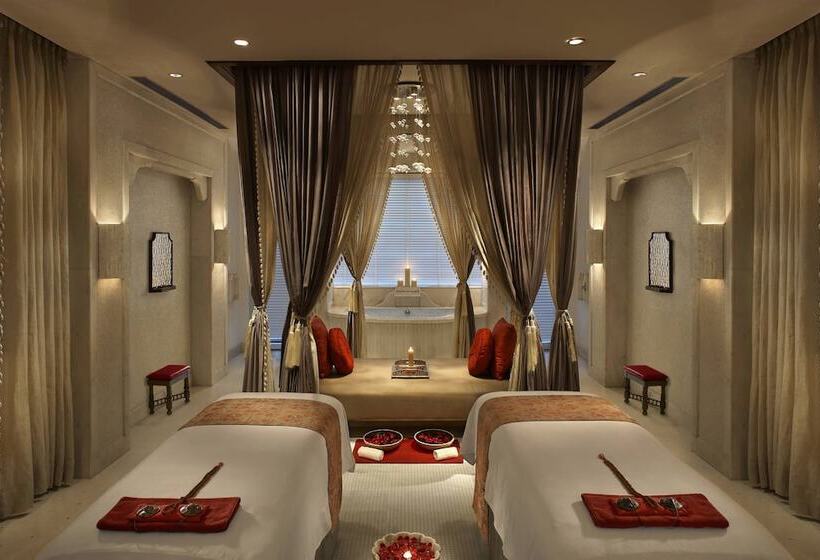 هتل Itc Mughal, A Luxury Collection Resort & Spa, Agra