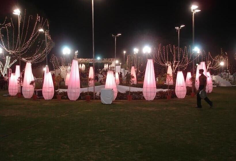 Отель Jaipur Ashok