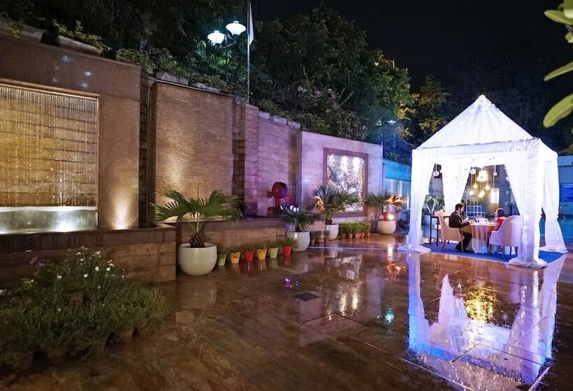 Отель Jaypee Siddharth