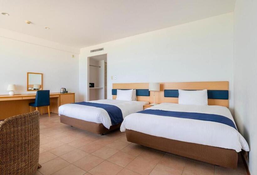 בית מלון כפרי En Resort Kumejima Eef Beach