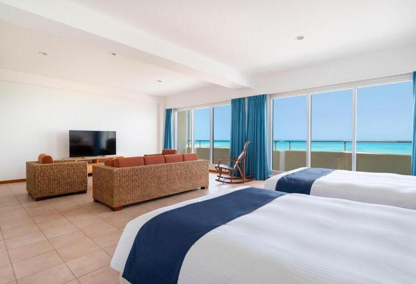 בית מלון כפרי En Resort Kumejima Eef Beach