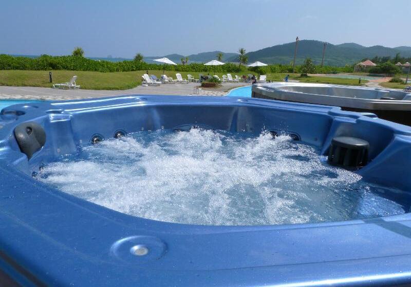 בית מלון כפרי En Resort Kumejima Eef Beach