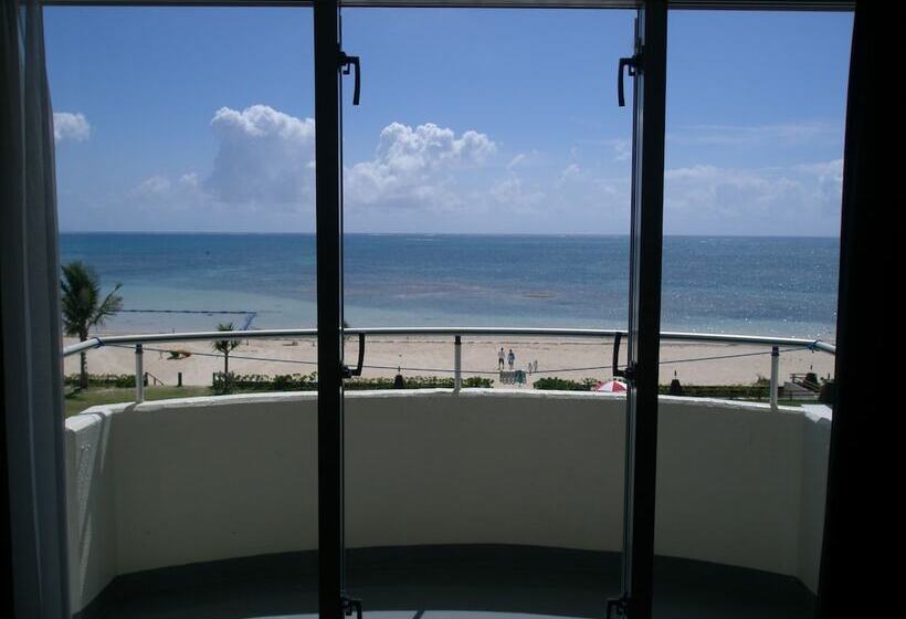 בית מלון כפרי En Resort Kumejima Eef Beach