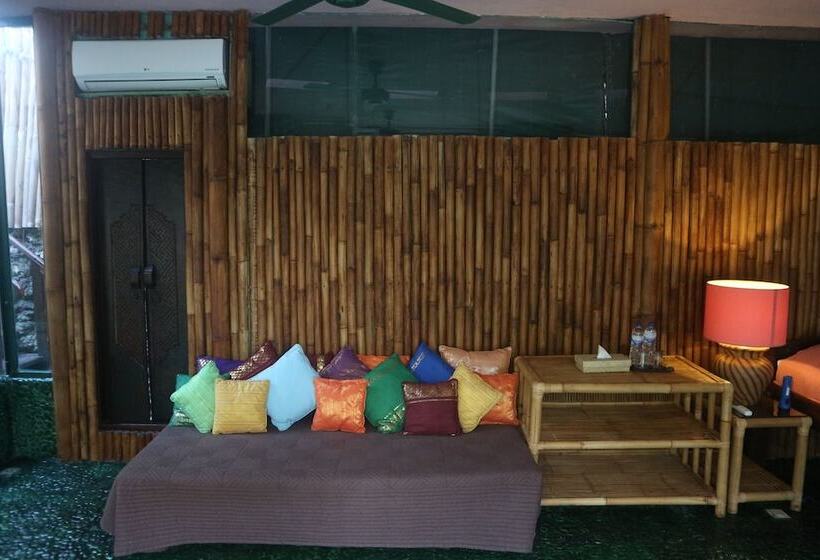 בית מלון כפרי La Taverna Suites