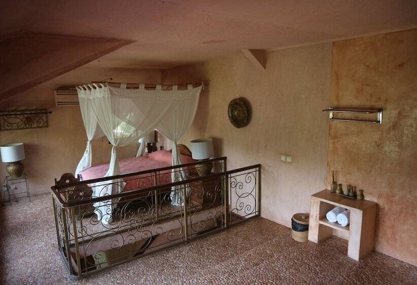 בית מלון כפרי La Taverna Suites