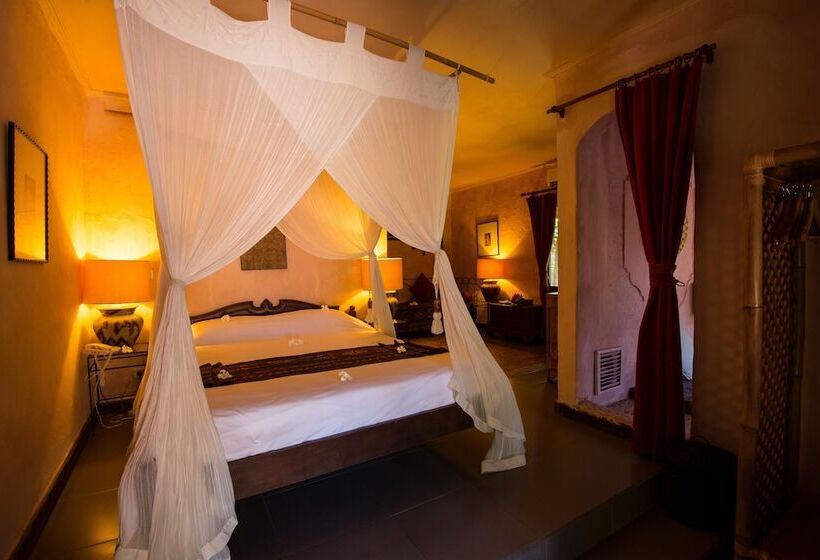 בית מלון כפרי La Taverna Suites