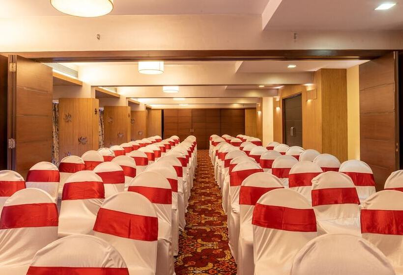 La Paz Gardens Beacon Hotel   Vasco Da Gama Goa