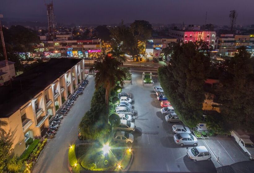 בית מלון כפרי Madhuban