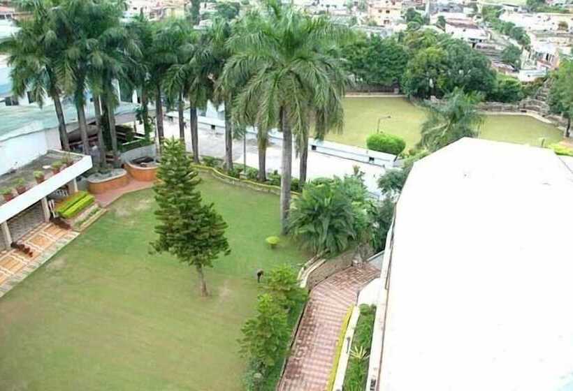 בית מלון כפרי Madhuban