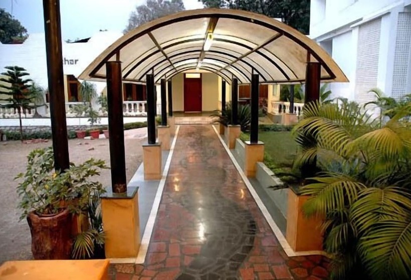 בית מלון כפרי Madhuban